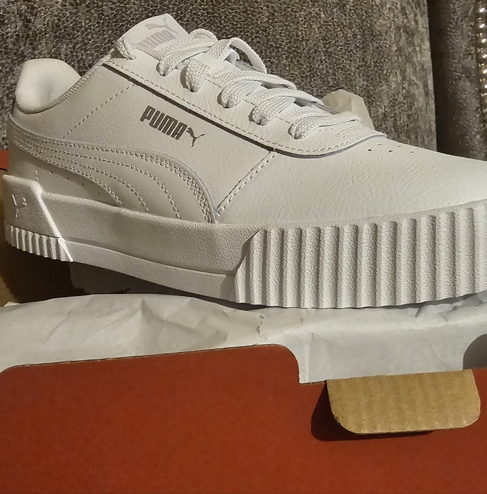Puma All-White Leather Low-Top Platform Sneakers Size 8.5 - Picture 7 of 7